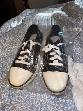 Unbranded Black and White Cap Toe Canvas Sneakers